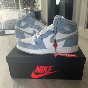 Air Jordan 1s Retro High OG Hyper Royal/White